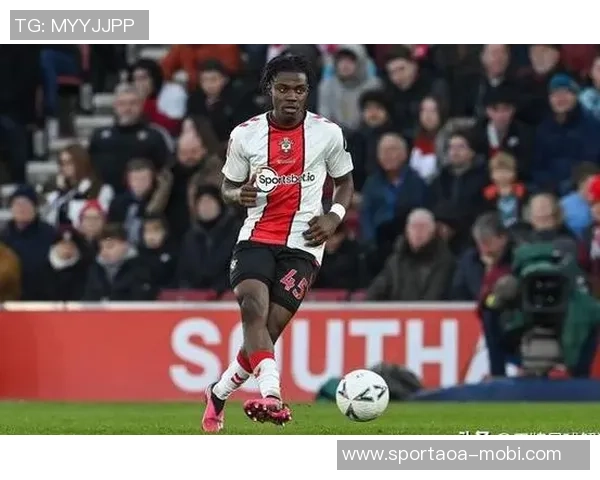 拉维亚蓝军生涯遭遇重创21岁小将两年内伤缺503天令人心痛